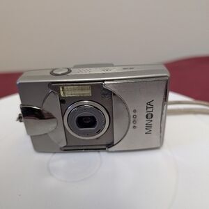 Minolta DiMAGE G500 5MP Compact Digital Camera Rare *TESTED*